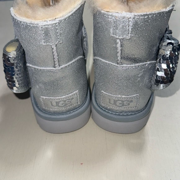 UGG Boots - Picture 5 of 6